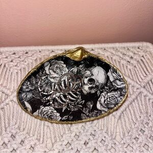 Shell Skull and Roses Trinket Dish